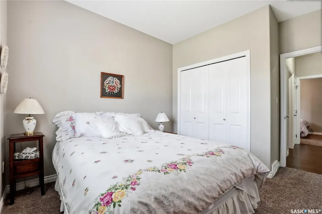 826 Rempel Crescent Saskatoon SK S7T 0M5