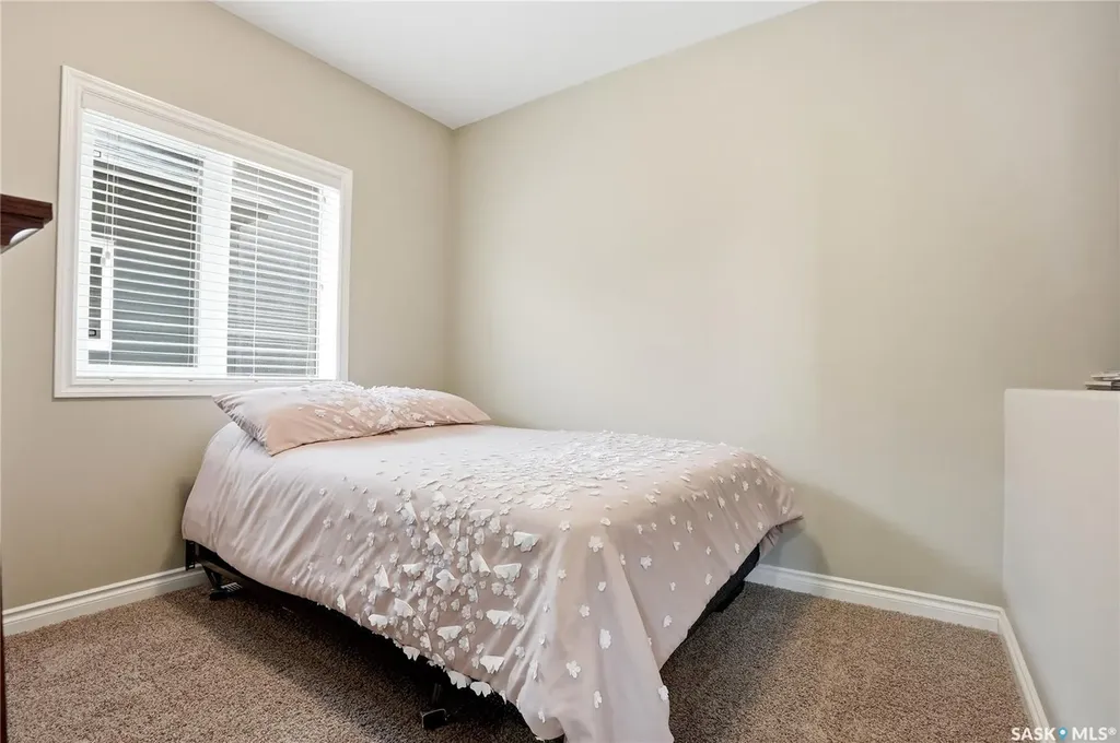 826 Rempel Crescent Saskatoon SK S7T 0M5