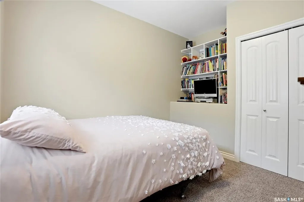 826 Rempel Crescent Saskatoon SK S7T 0M5
