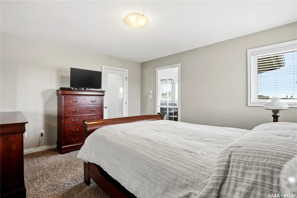 826 Rempel Crescent Saskatoon SK S7T 0M5