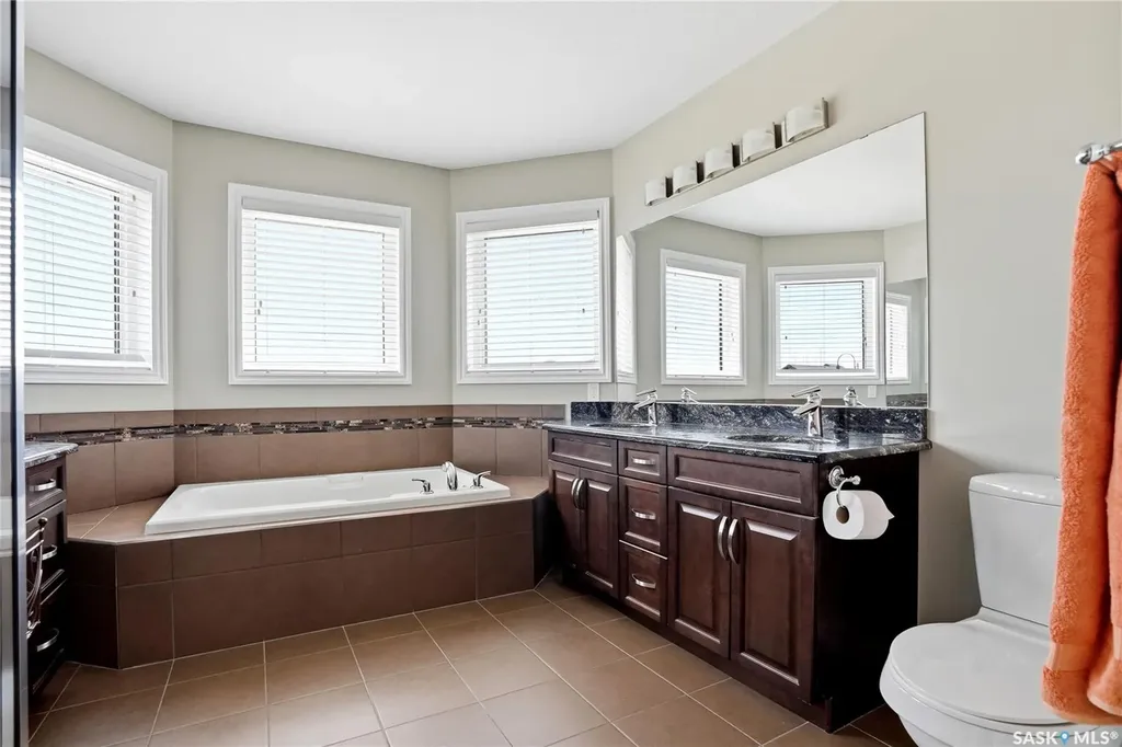 826 Rempel Crescent Saskatoon SK S7T 0M5