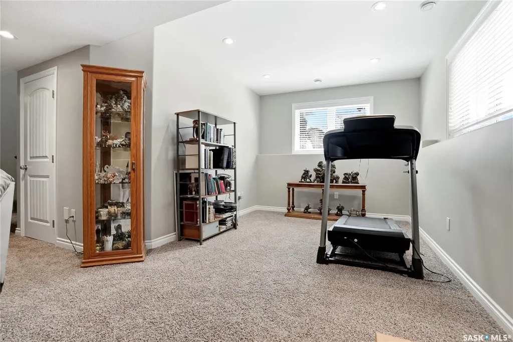 826 Rempel Crescent Saskatoon SK S7T 0M5