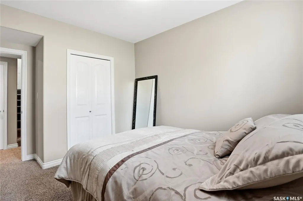 826 Rempel Crescent Saskatoon SK S7T 0M5