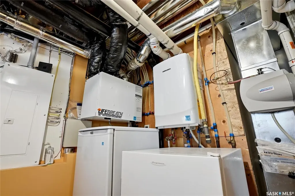 826 Rempel Crescent Saskatoon SK S7T 0M5