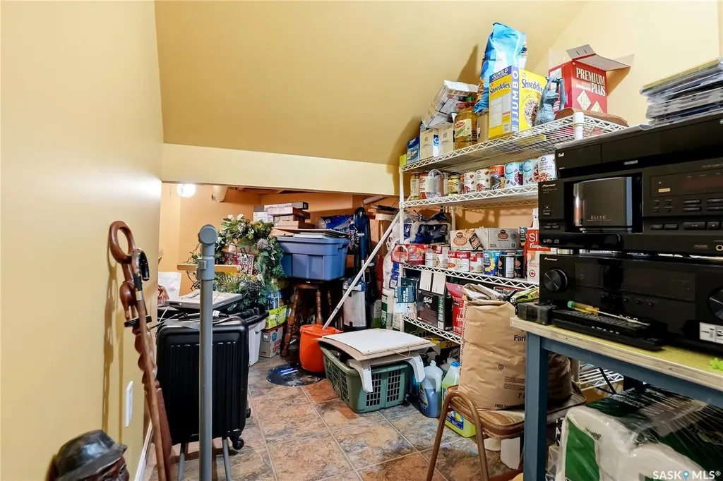 826 Rempel Crescent Saskatoon SK S7T 0M5