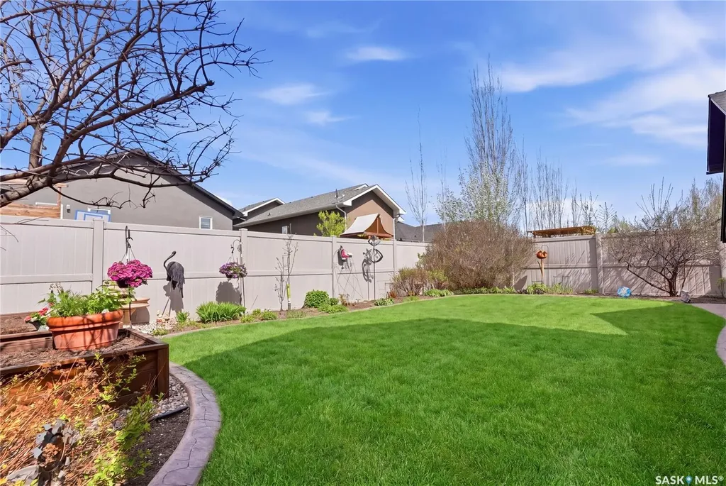 826 Rempel Crescent Saskatoon SK S7T 0M5
