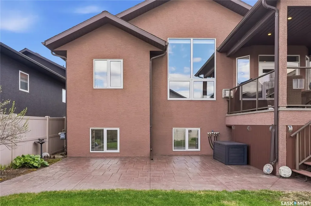826 Rempel Crescent Saskatoon SK S7T 0M5
