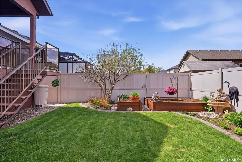 826 Rempel Crescent Saskatoon SK S7T 0M5