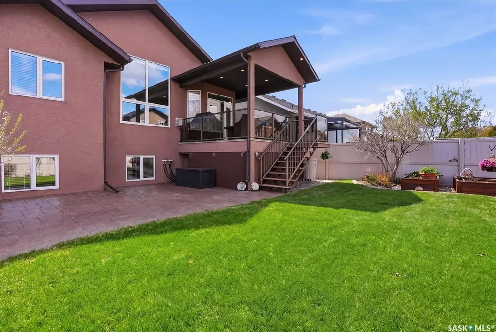 826 Rempel Crescent Saskatoon SK S7T 0M5