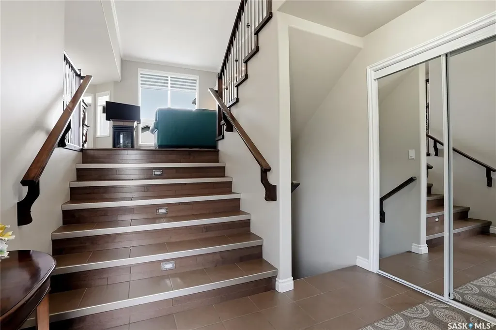 826 Rempel Crescent Saskatoon SK S7T 0M5