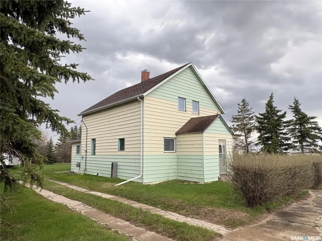 102- 104 2nd Avenue Meacham SK S0K 2V0