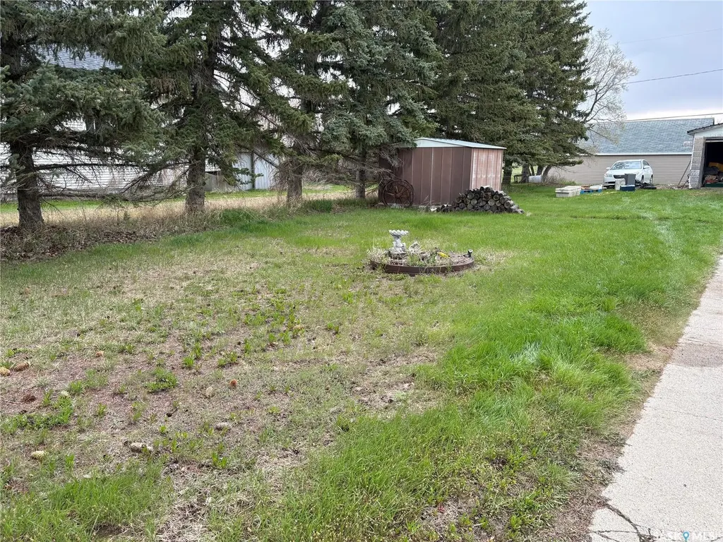 102- 104 2nd Avenue Meacham SK S0K 2V0