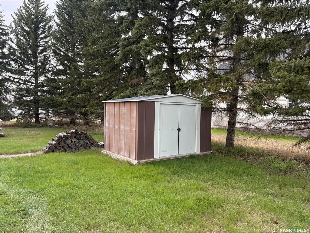 102- 104 2nd Avenue Meacham SK S0K 2V0