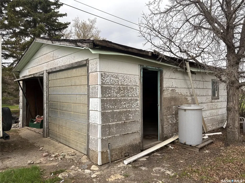 102- 104 2nd Avenue Meacham SK S0K 2V0