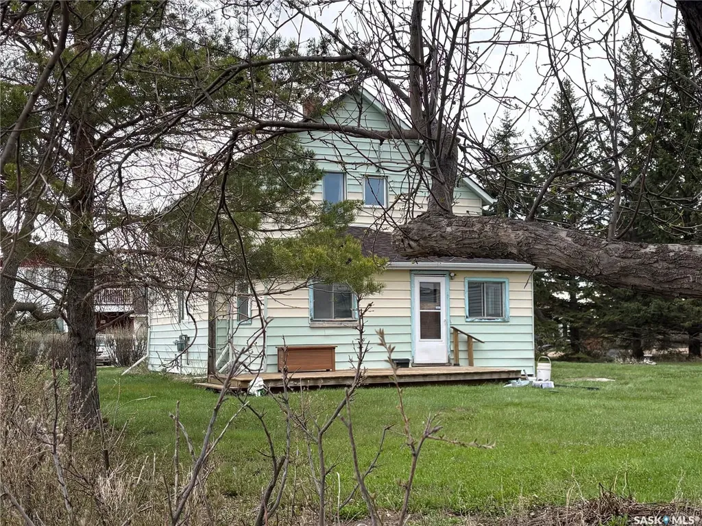 102- 104 2nd Avenue Meacham SK S0K 2V0