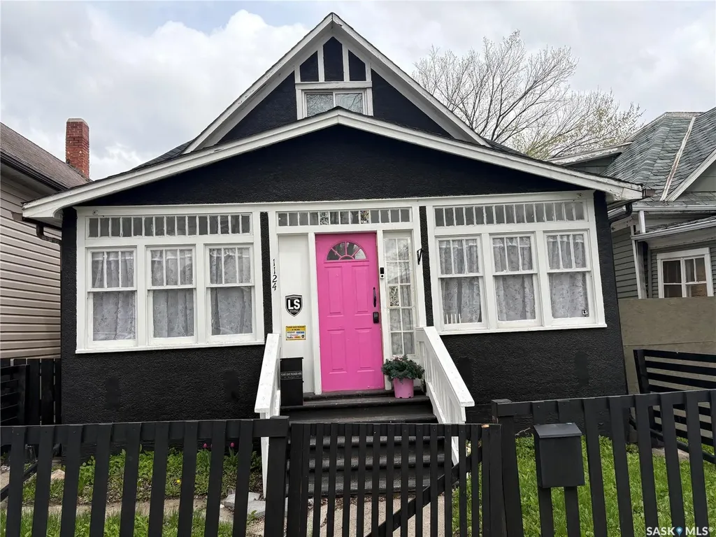 1124 Victoria Avenue Regina SK S4P 0N7