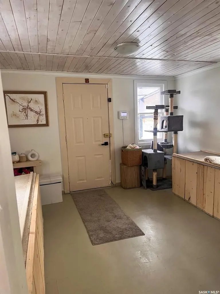 1124 Victoria Avenue Regina SK S4P 0N7