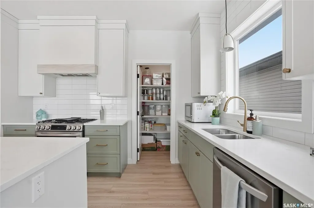 515 Delainey Road Saskatoon SK S7V 1V5