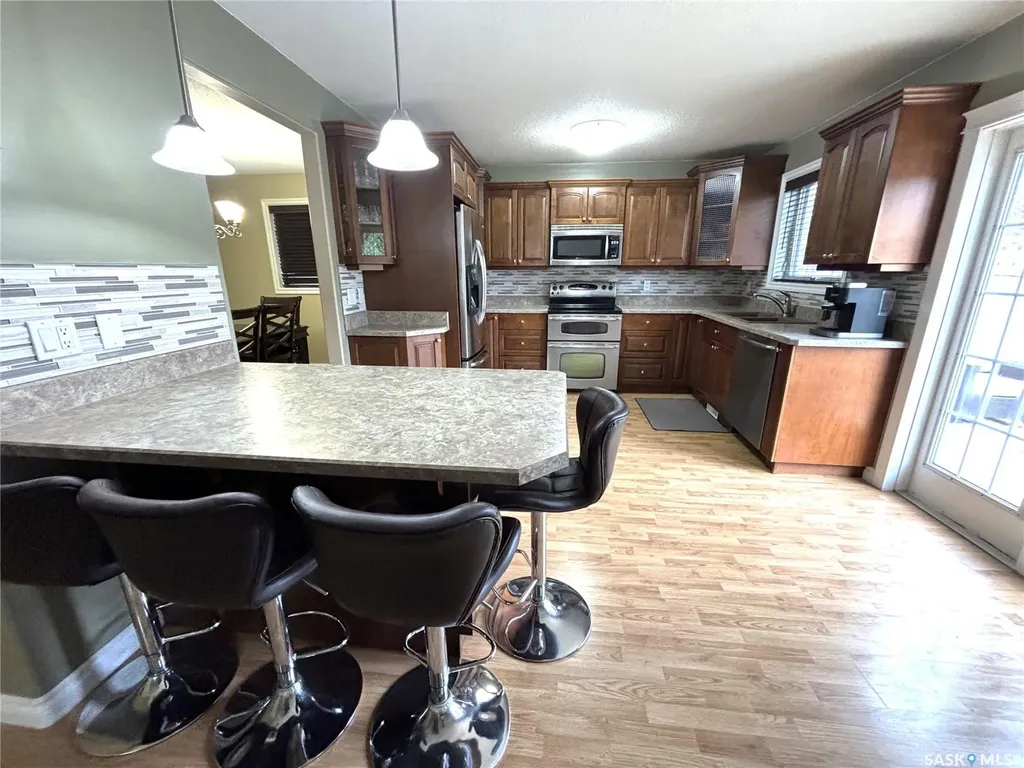414 Perreault Lane Saskatoon SK S7K 6B6