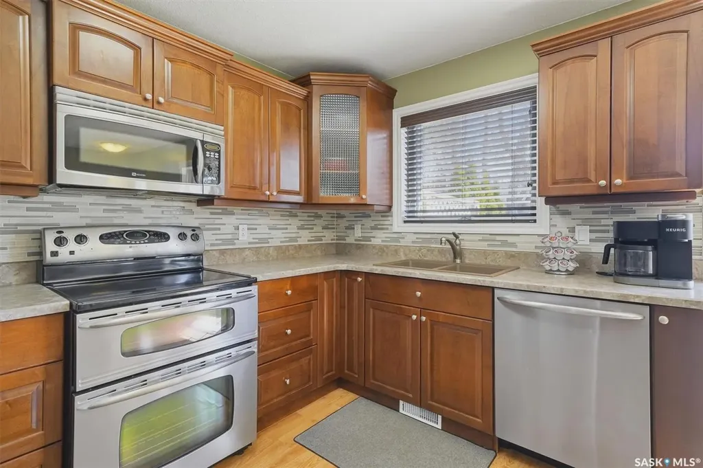 414 Perreault Lane Saskatoon SK S7K 6B6