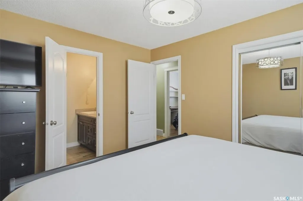 414 Perreault Lane Saskatoon SK S7K 6B6