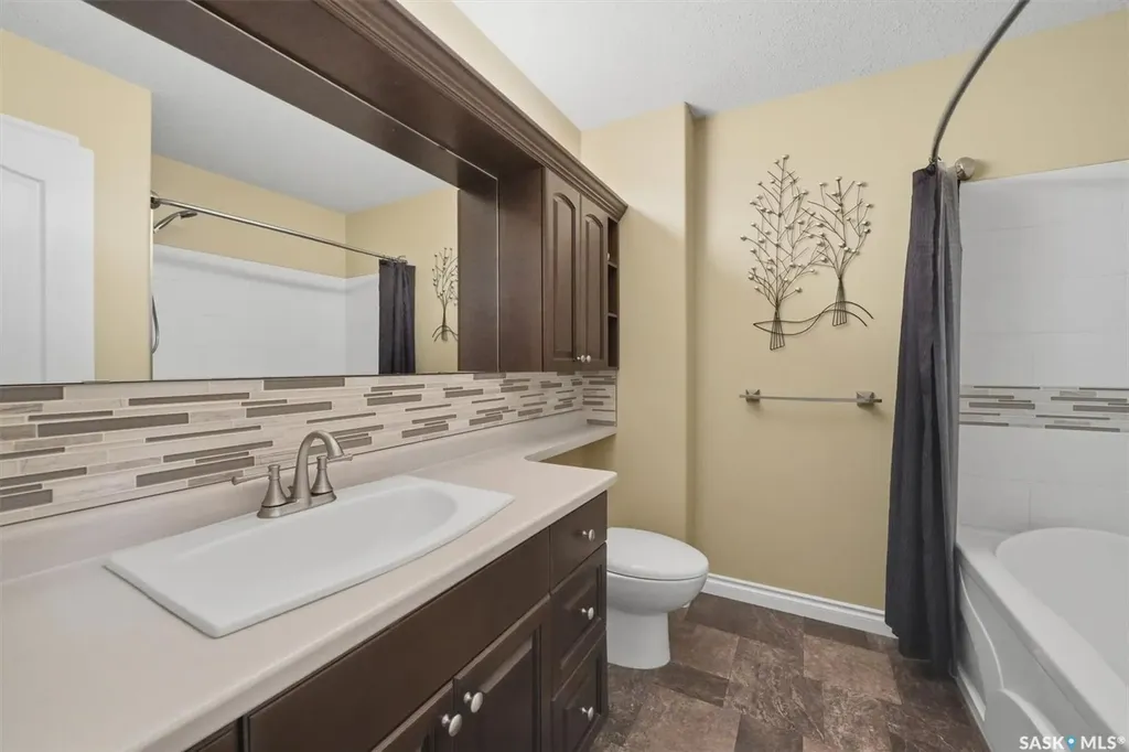 414 Perreault Lane Saskatoon SK S7K 6B6