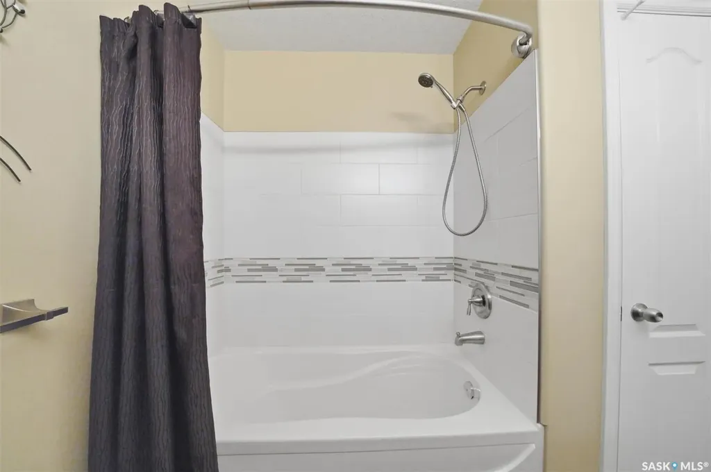 414 Perreault Lane Saskatoon SK S7K 6B6