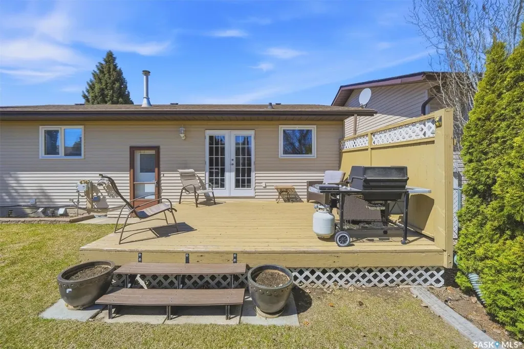 414 Perreault Lane Saskatoon SK S7K 6B6