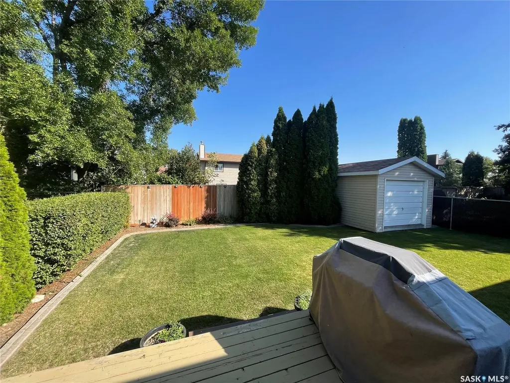 414 Perreault Lane Saskatoon SK S7K 6B6