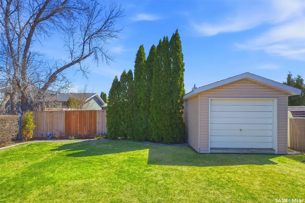 414 Perreault Lane Saskatoon SK S7K 6B6