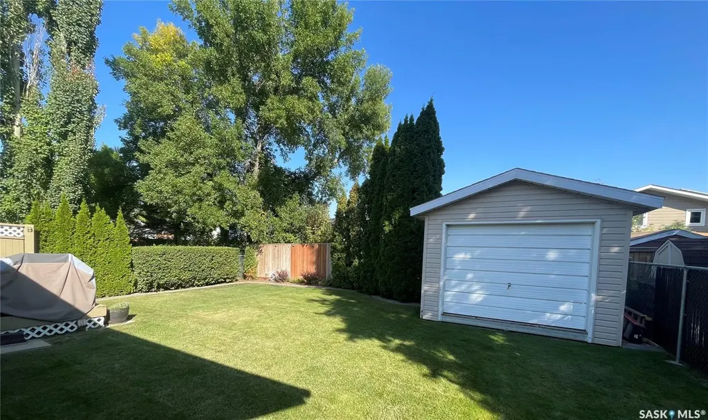 414 Perreault Lane Saskatoon SK S7K 6B6
