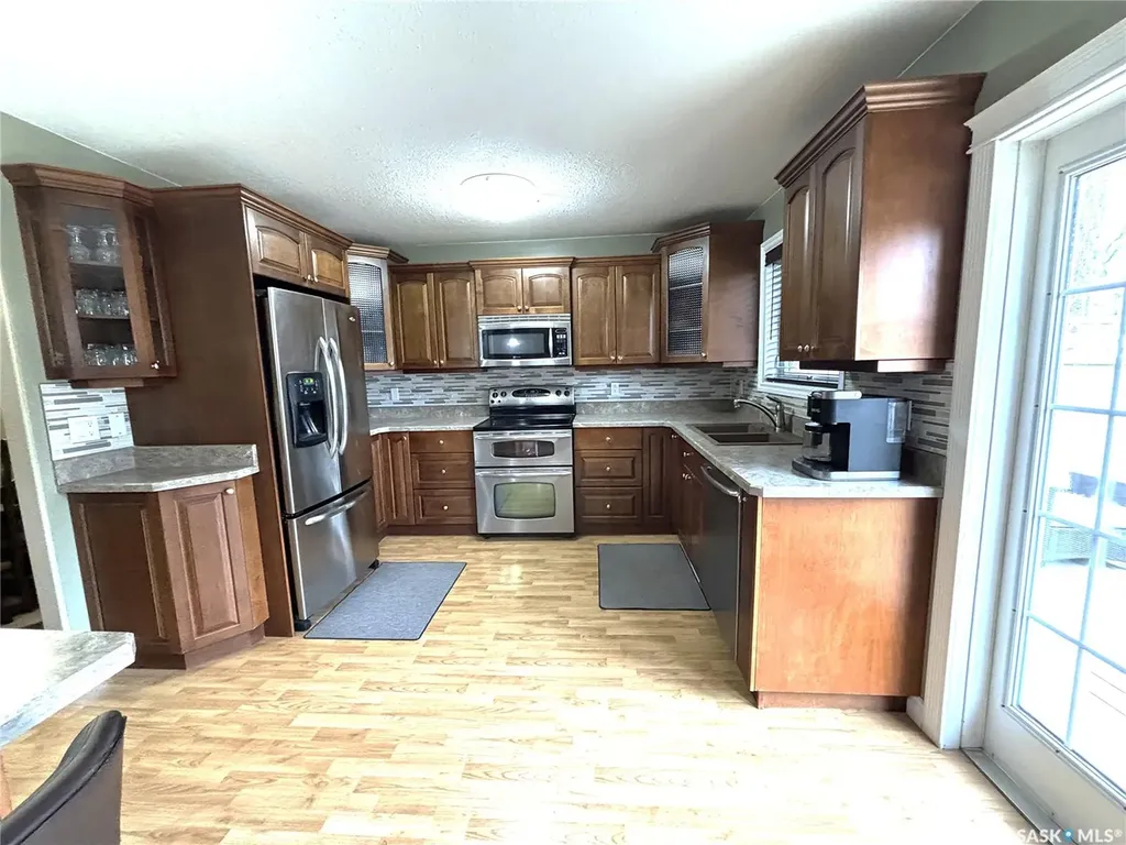 414 Perreault Lane Saskatoon SK S7K 6B6