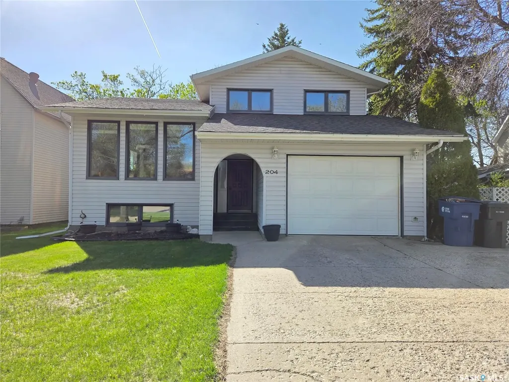204 1st Street E Carlyle SK S0C 0R0