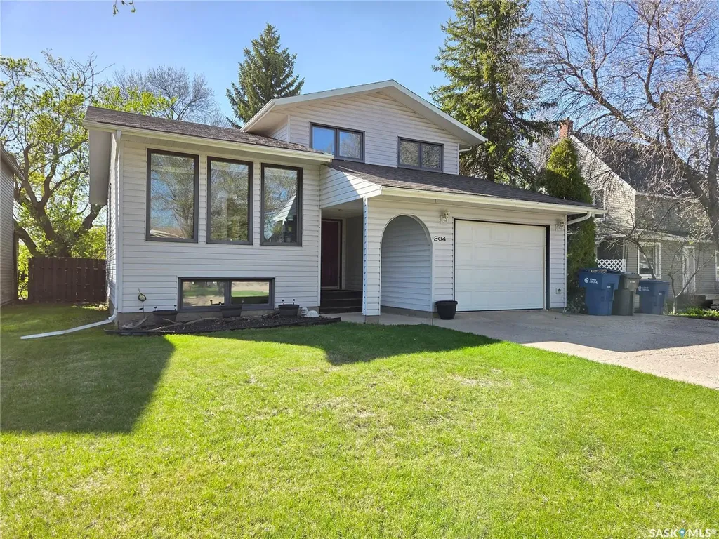 204 1st Street E Carlyle SK S0C 0R0