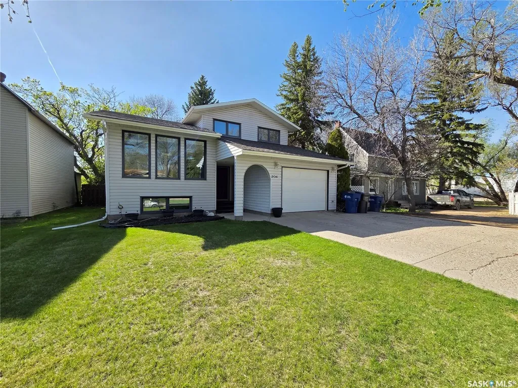 204 1st Street E Carlyle SK S0C 0R0