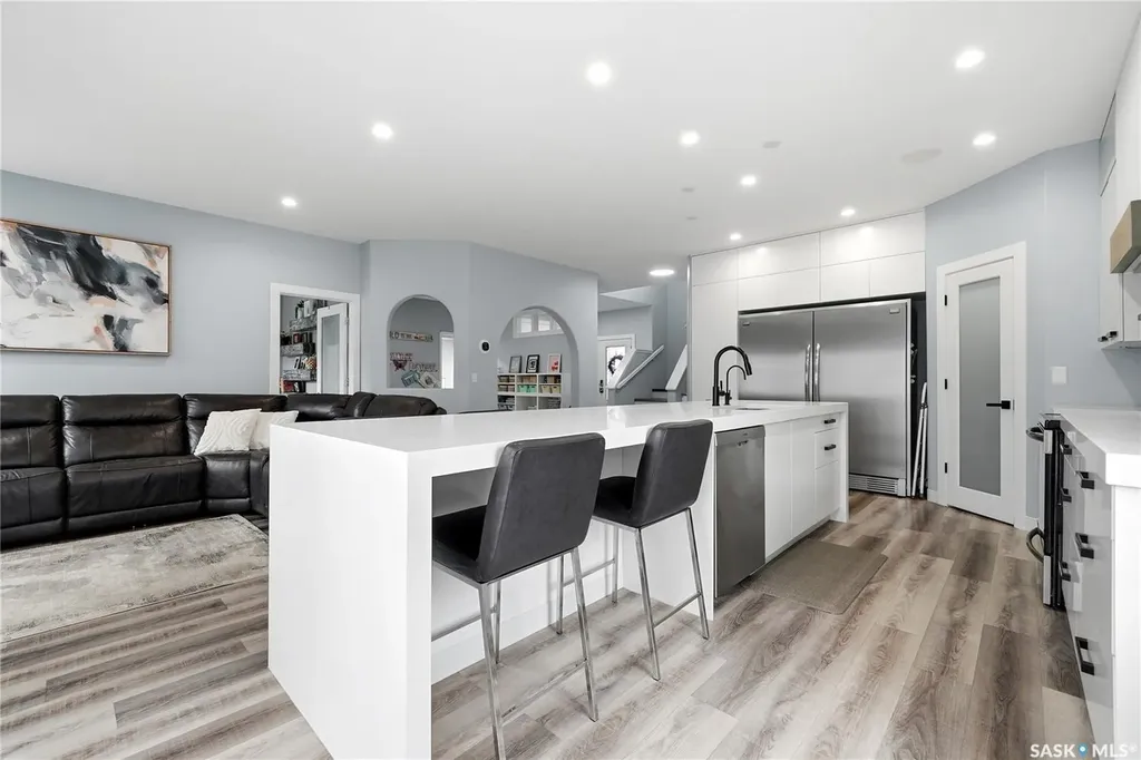 709 Aspen Crescent Pilot Butte SK S0G 3Z0