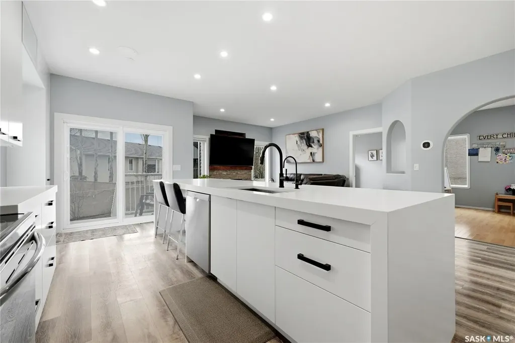 709 Aspen Crescent Pilot Butte SK S0G 3Z0