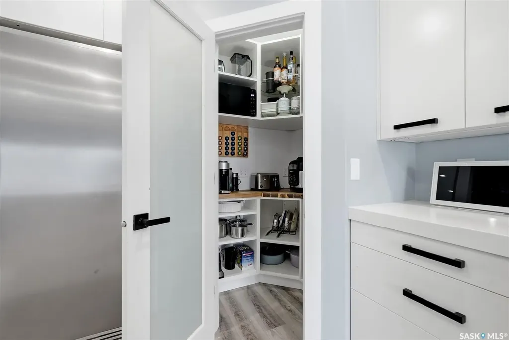 709 Aspen Crescent Pilot Butte SK S0G 3Z0