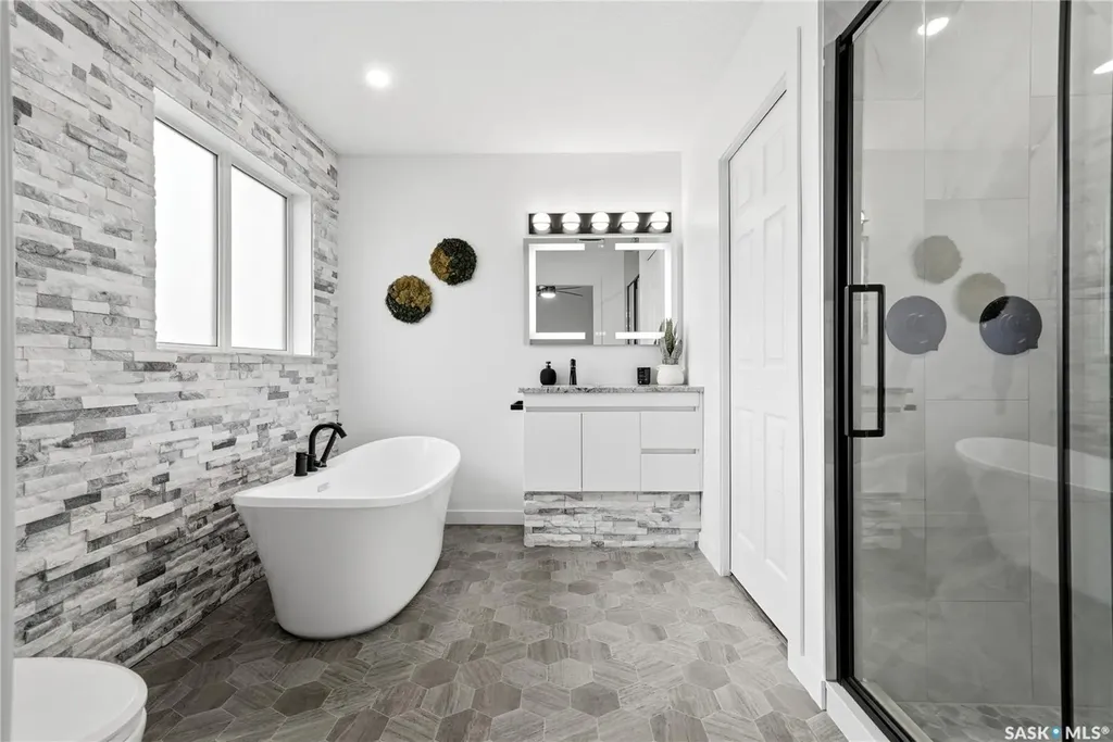 709 Aspen Crescent Pilot Butte SK S0G 3Z0