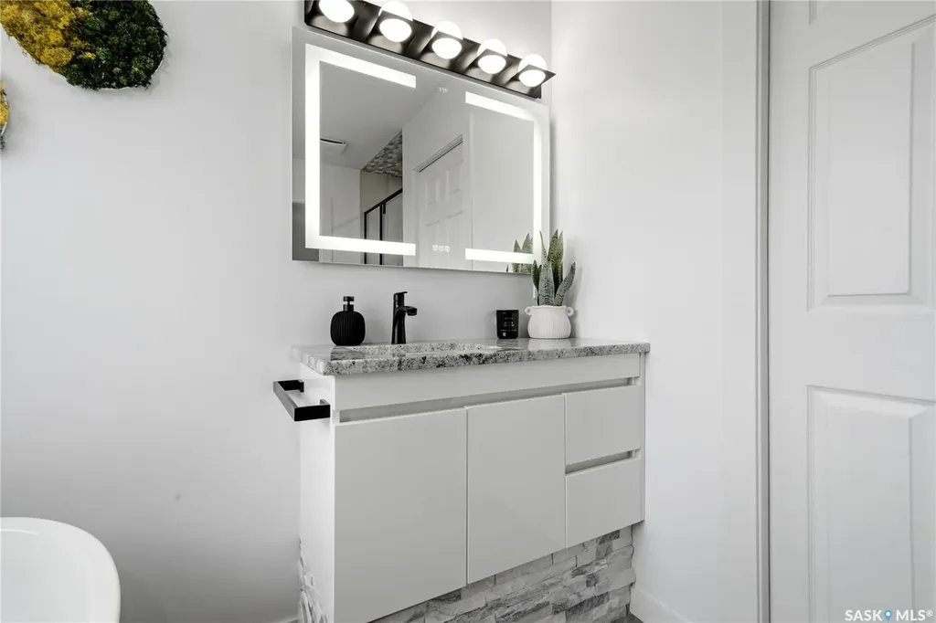 709 Aspen Crescent Pilot Butte SK S0G 3Z0