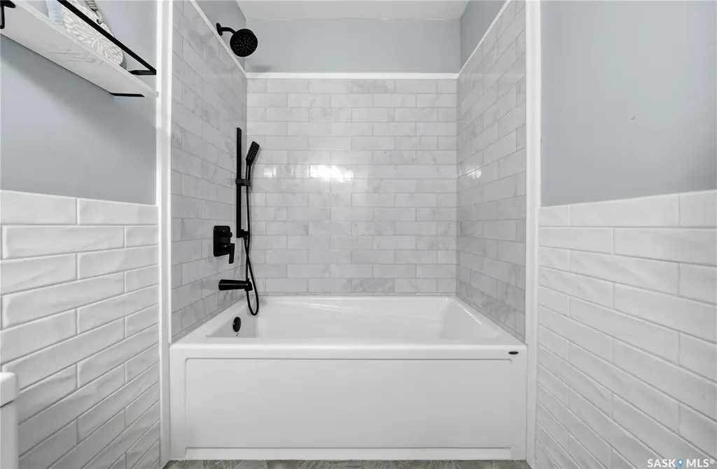 709 Aspen Crescent Pilot Butte SK S0G 3Z0