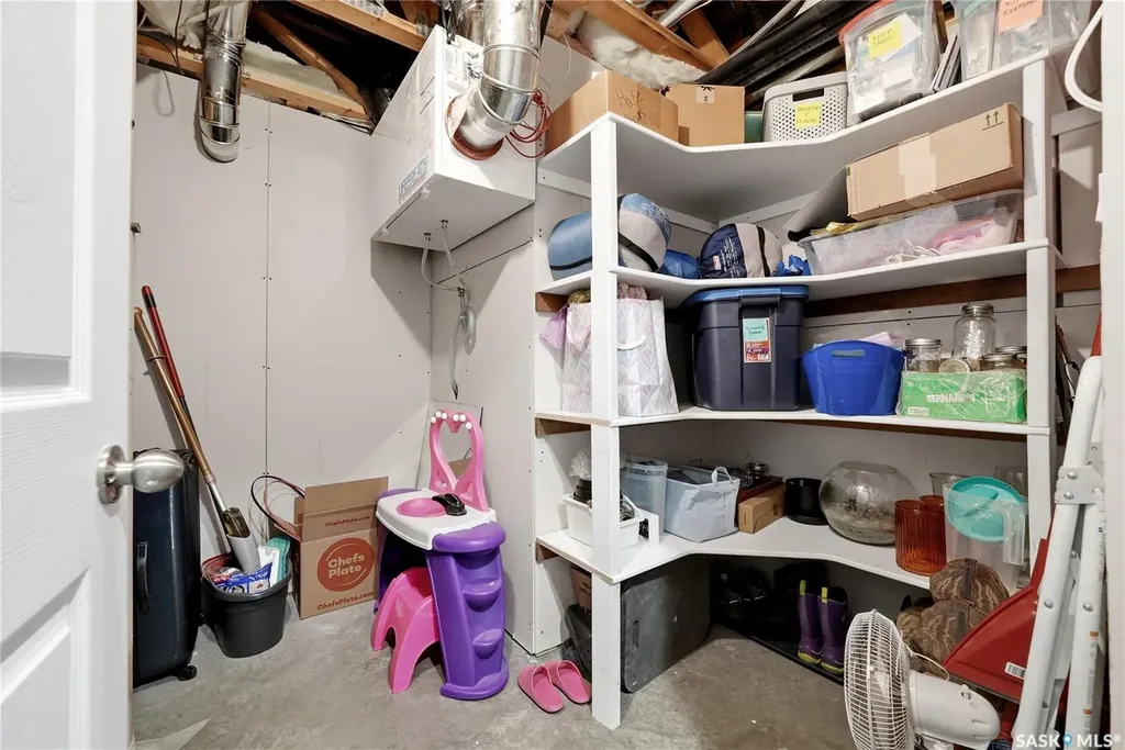 709 Aspen Crescent Pilot Butte SK S0G 3Z0