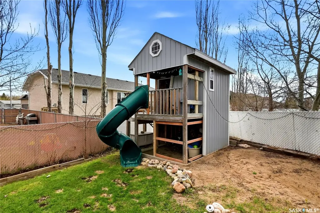 709 Aspen Crescent Pilot Butte SK S0G 3Z0