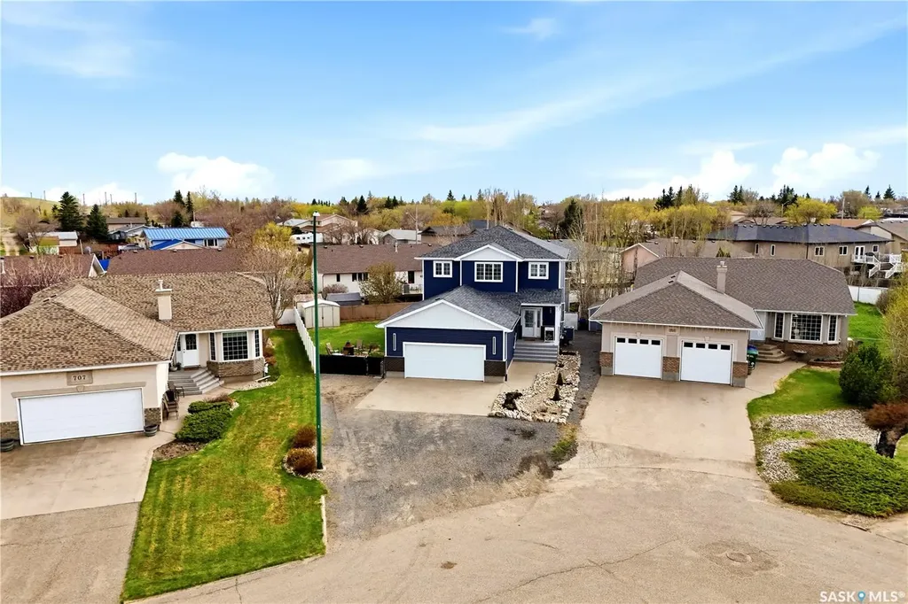 709 Aspen Crescent Pilot Butte SK S0G 3Z0