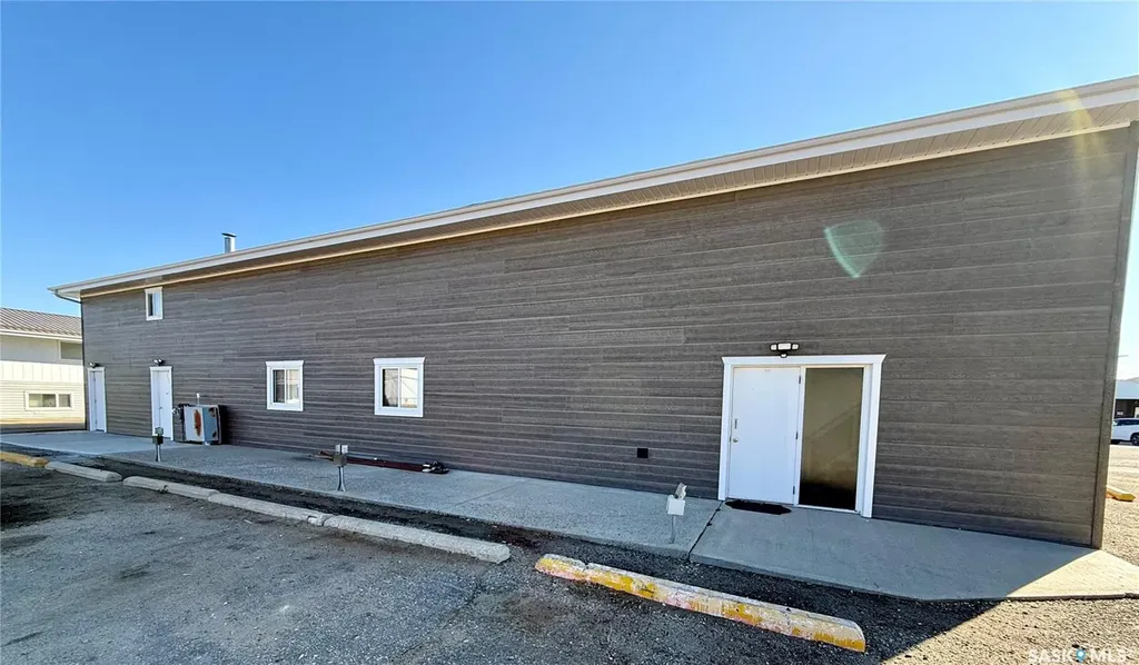 122 1st Avenue E Kindersley SK S0L 1S0