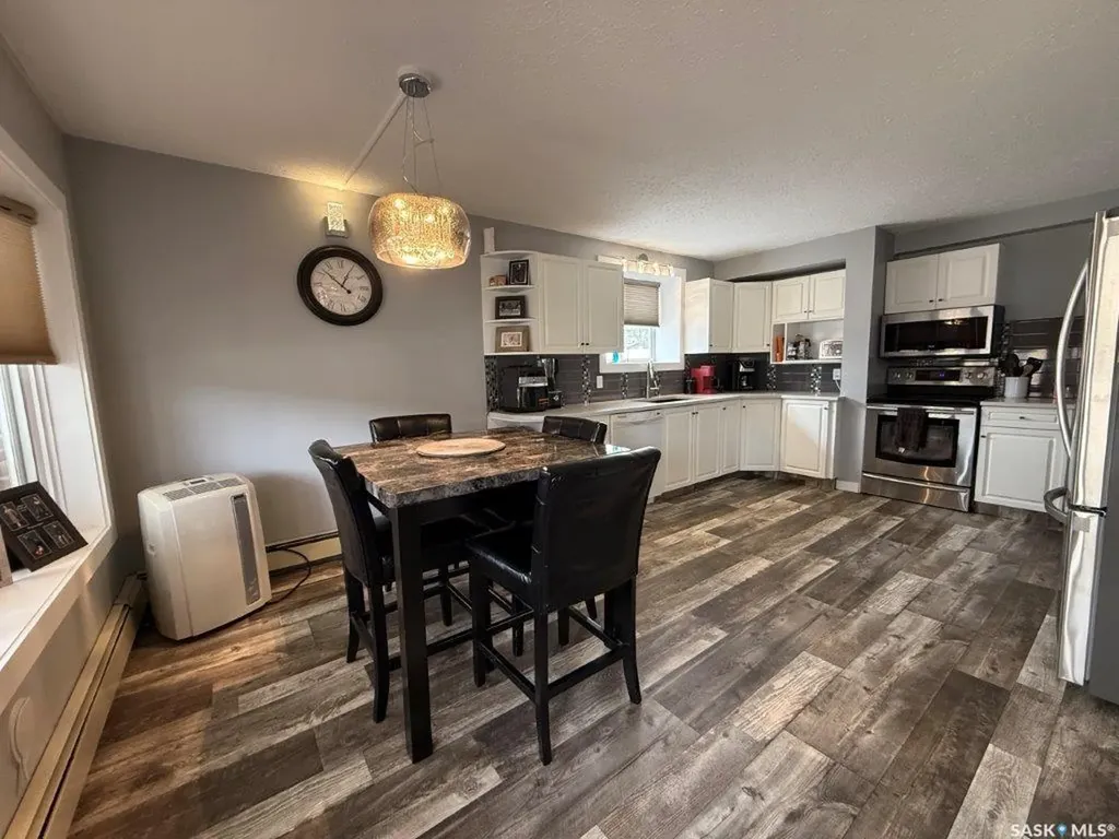 122 1st Avenue E Kindersley SK S0L 1S0