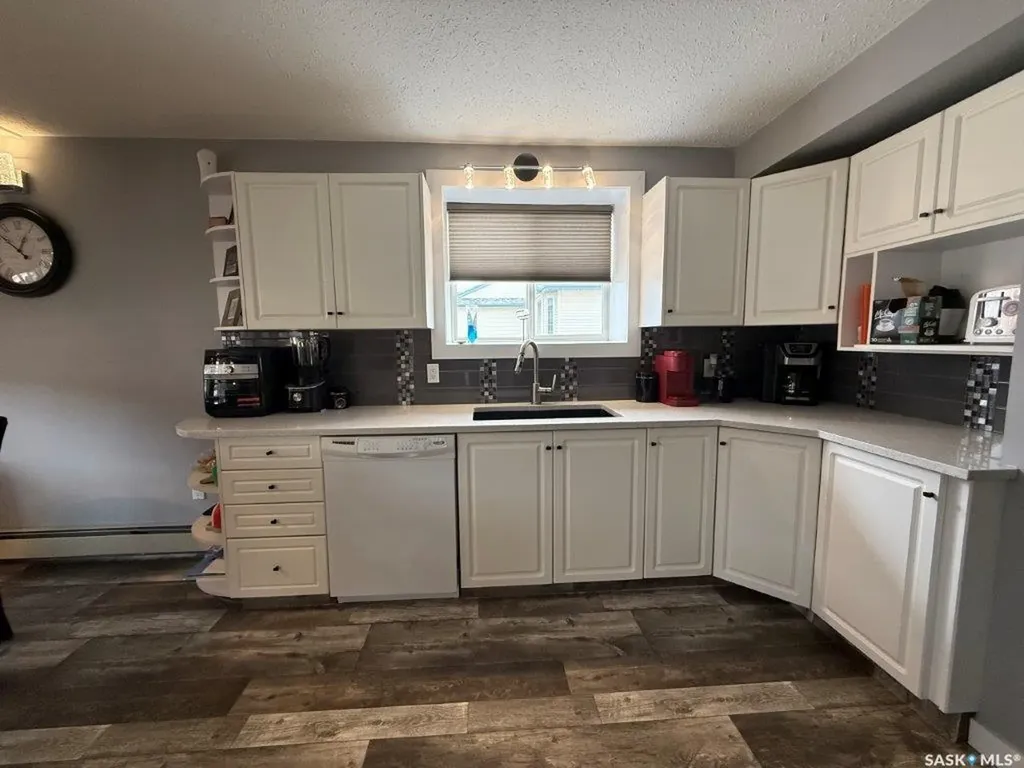 122 1st Avenue E Kindersley SK S0L 1S0