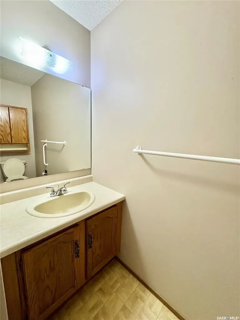 66 19th Street W Prince Albert SK S6V 7T6