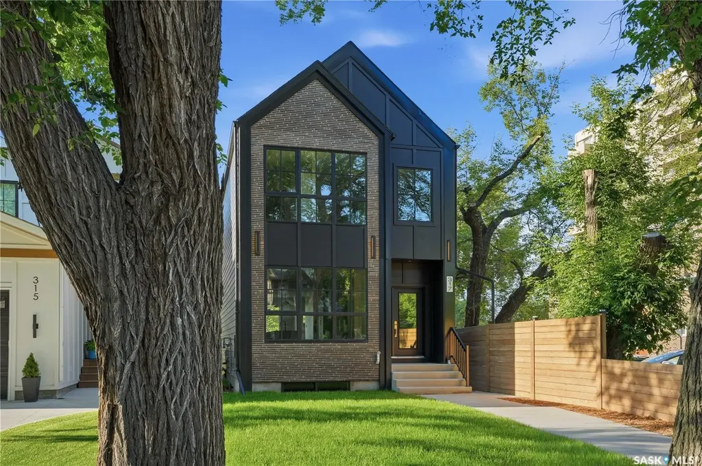 317 11th Street Saskatoon SK S7N 0E5