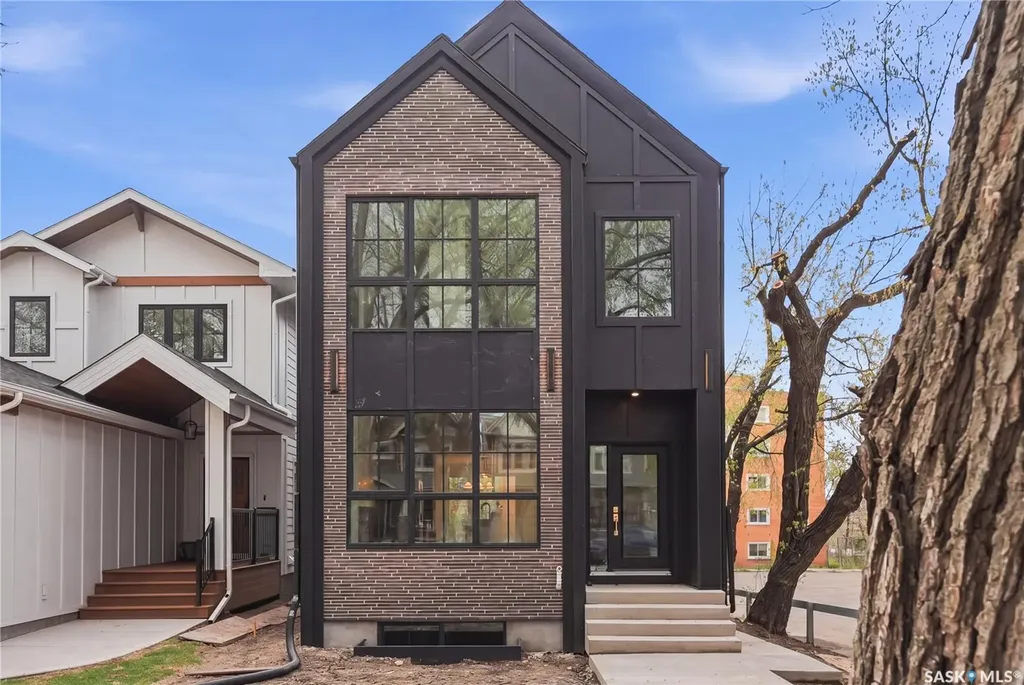317 11th Street Saskatoon SK S7N 0E5